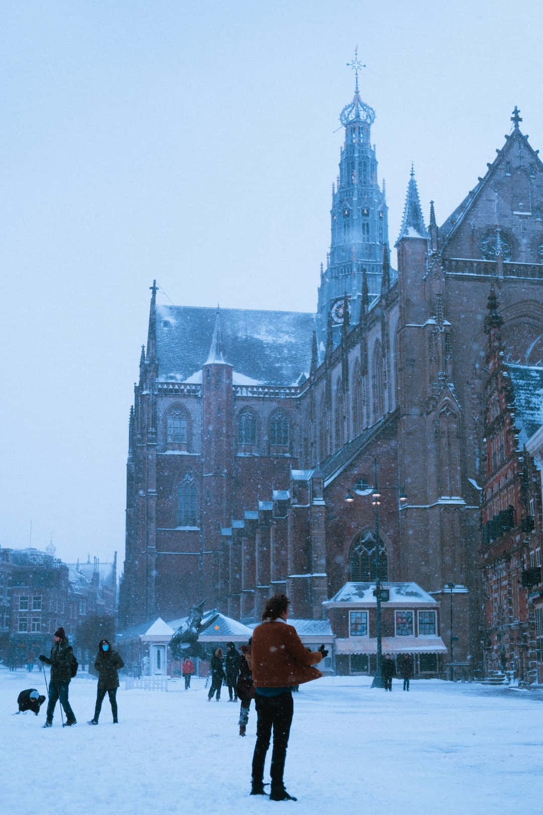 Snowy Dayin Haarlem Cathedral Wallpaper