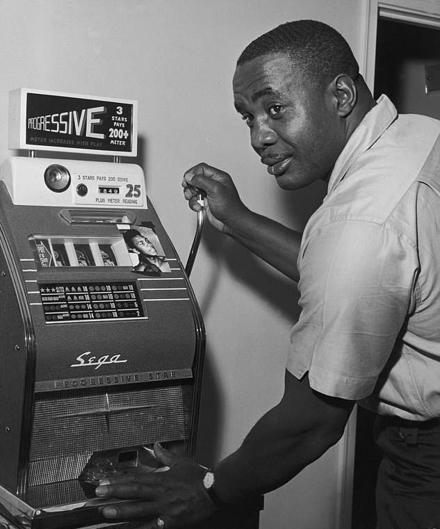 Sonny Liston With Slot Machine Wallpaper