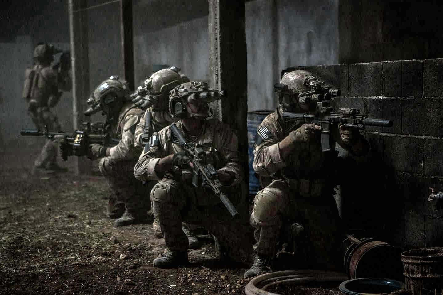 Special_ Ops_ Team_ Prepared_for_ Mission.jpg Wallpaper