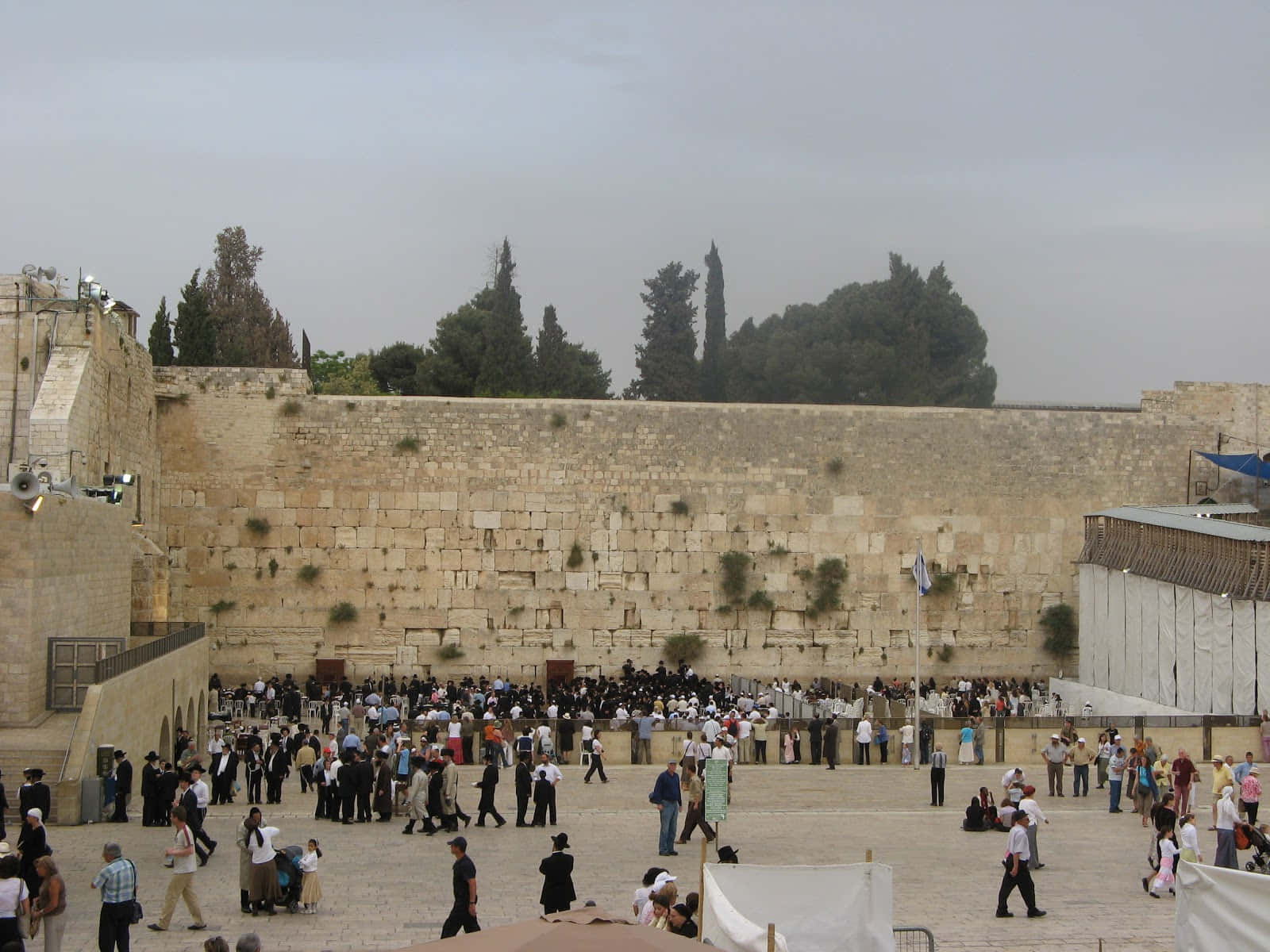 Spiritual Reverence At The Wailing Wall Wallpaper