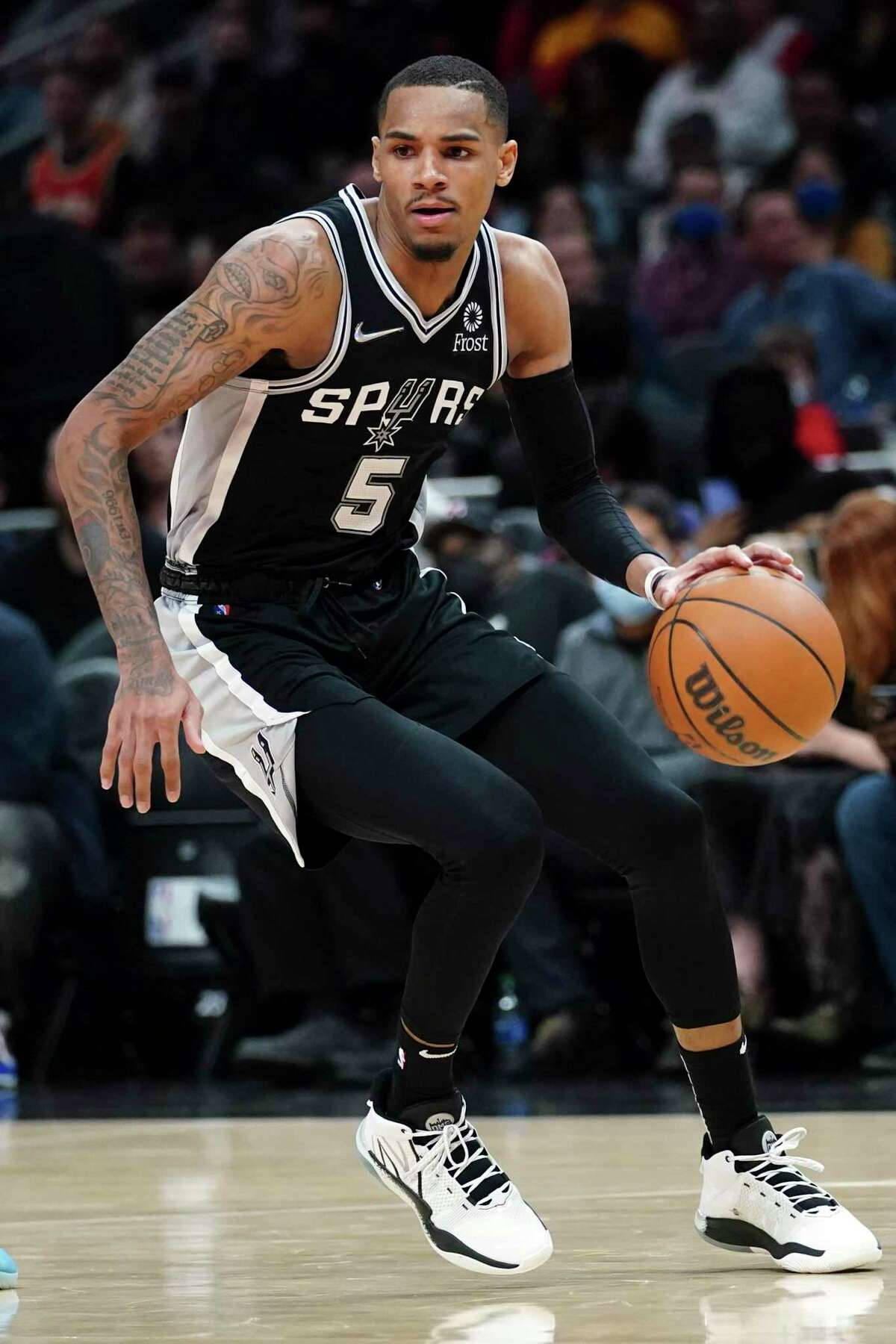 Spurs Point Guard Dejounte Murray Wallpaper