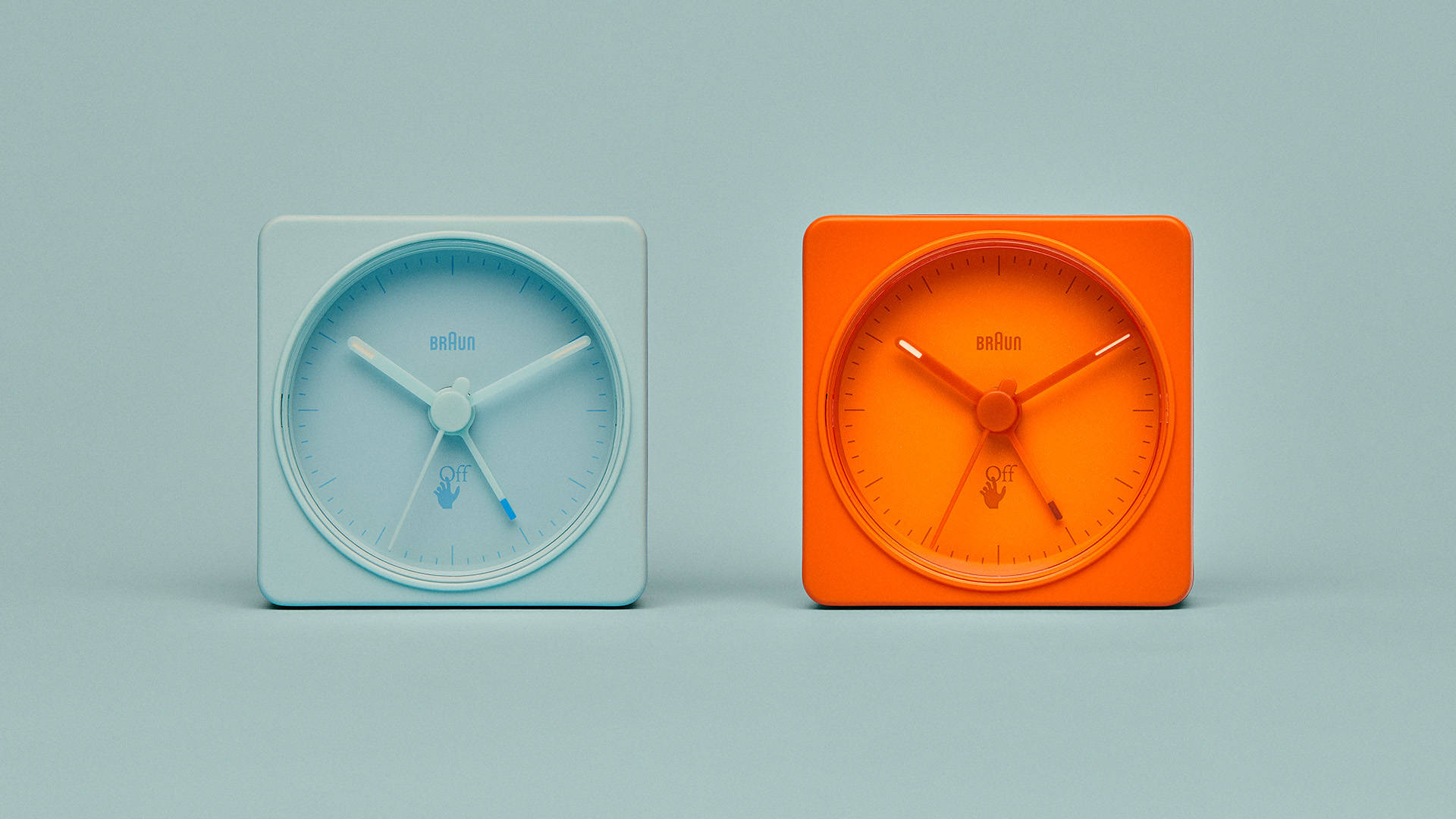 Square Monochromatic Braun Clocks Wallpaper