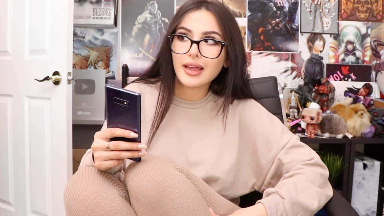 Sssniperwolf Youtuber Wallpaper