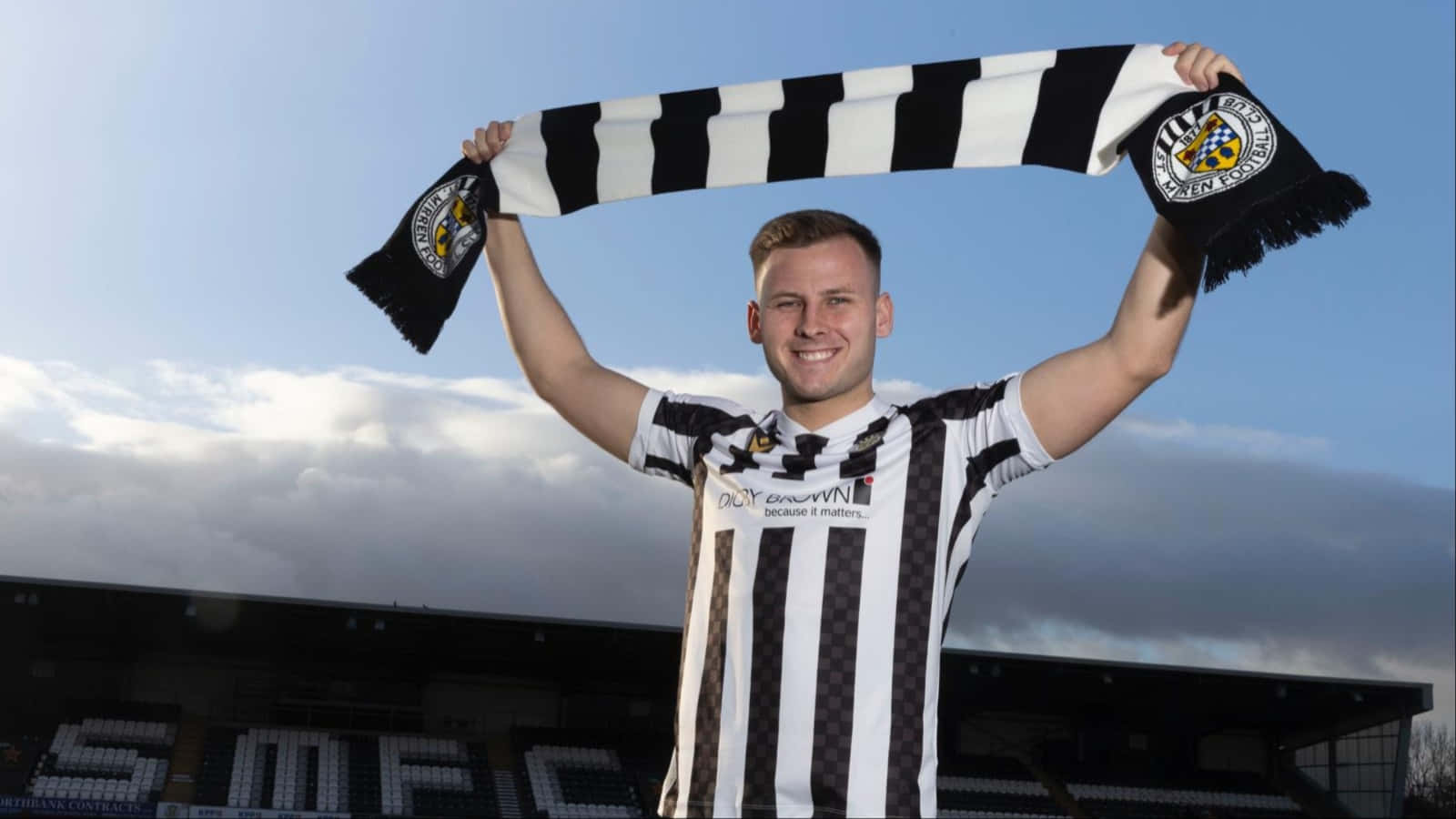 St Mirren Player Celebratingwith Scarf Wallpaper