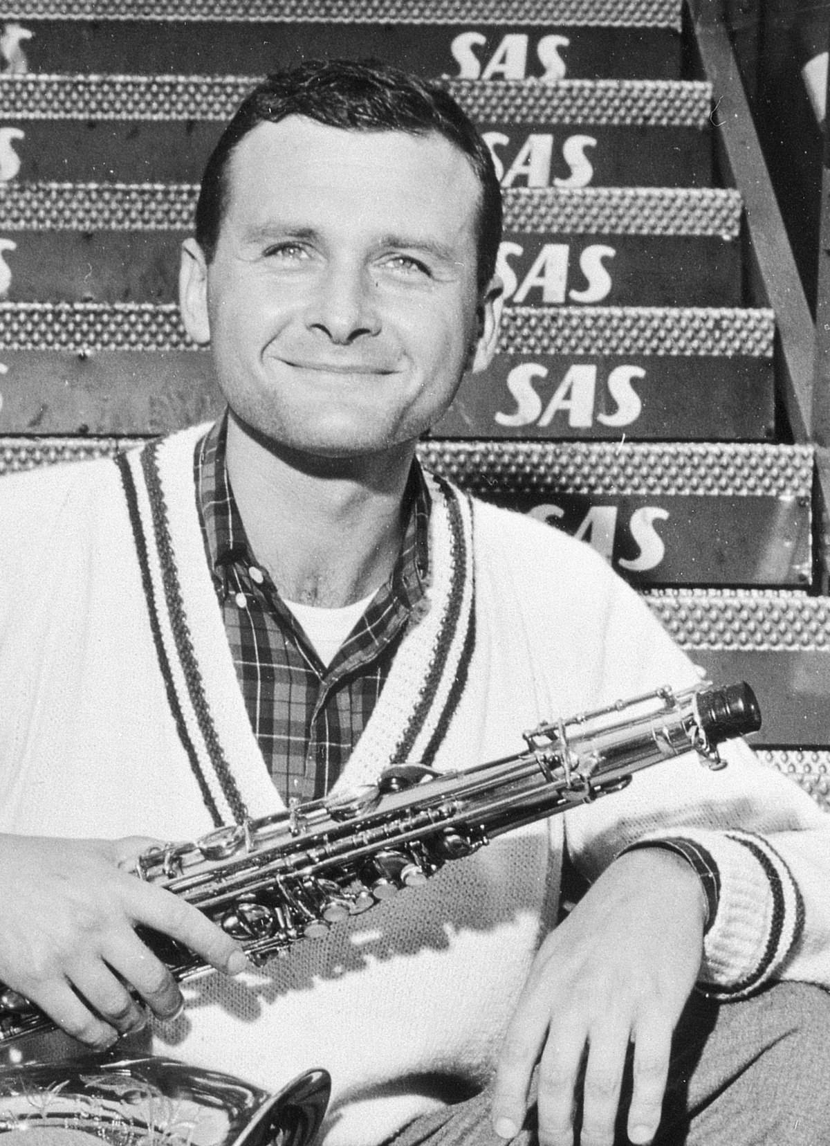 Stan Getz At Kastrup Airport Copenhagen Wallpaper