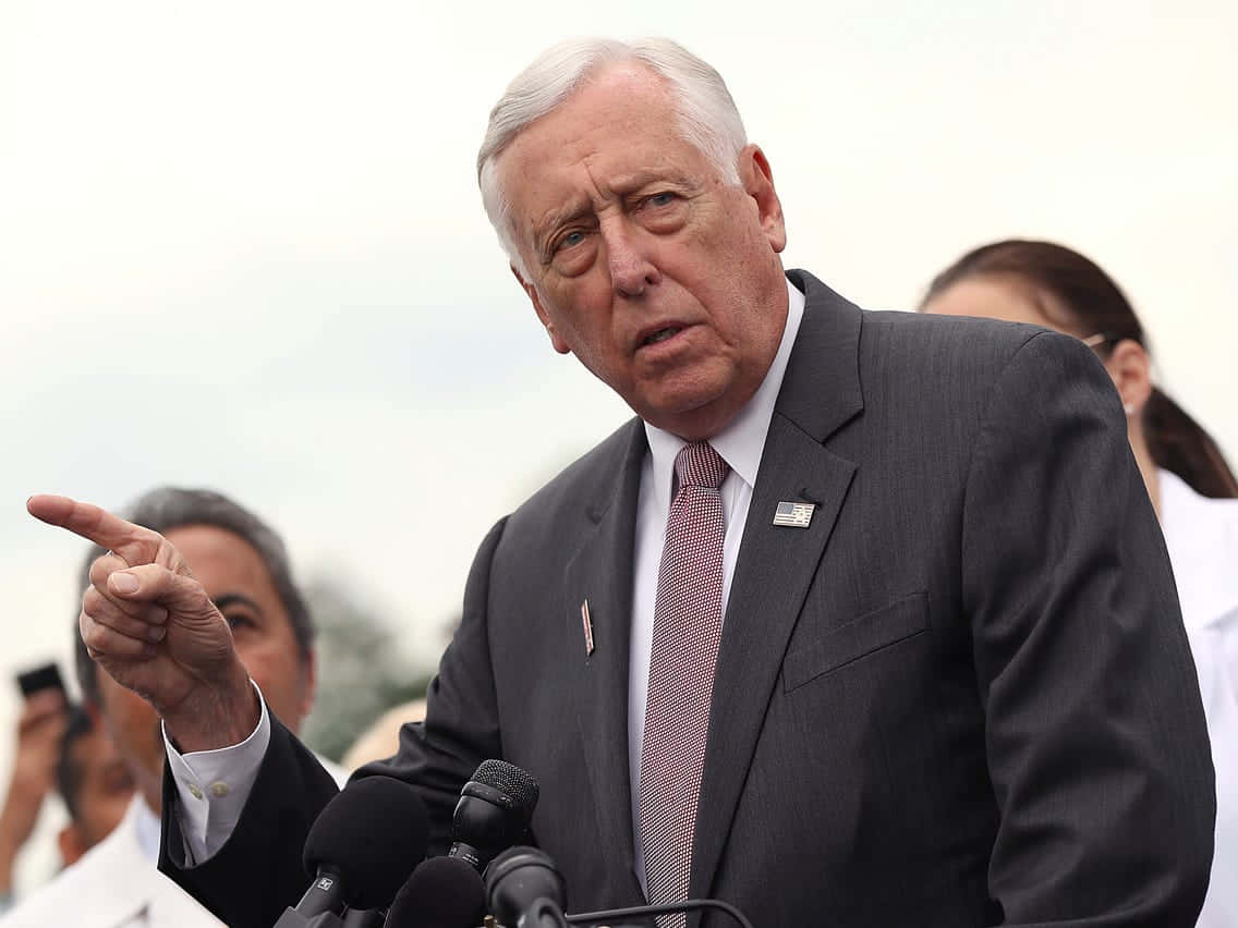 Steny Hoyer Pointing To The Side Wallpaper