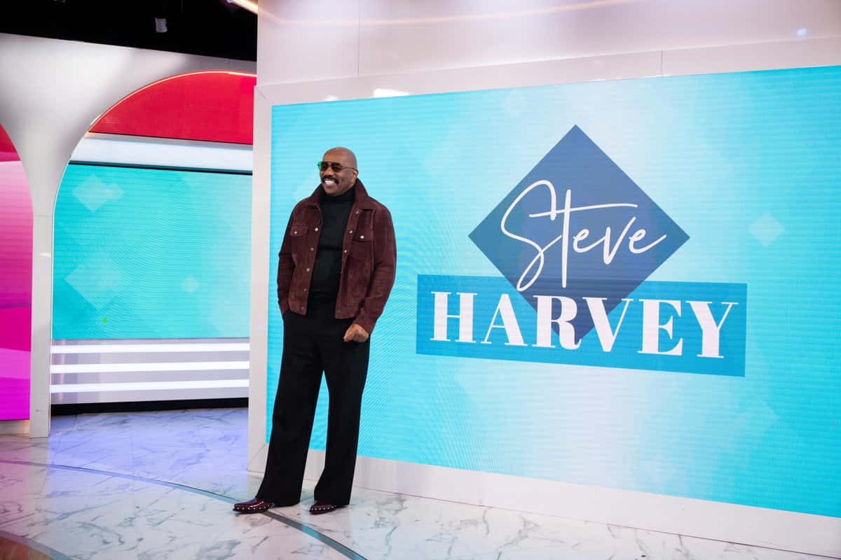 Steve Harvey In Brown And Black Wallpaper