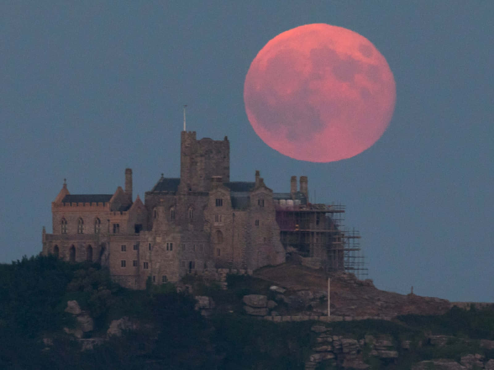 Strawberry Moon Castle Skyline Wallpaper