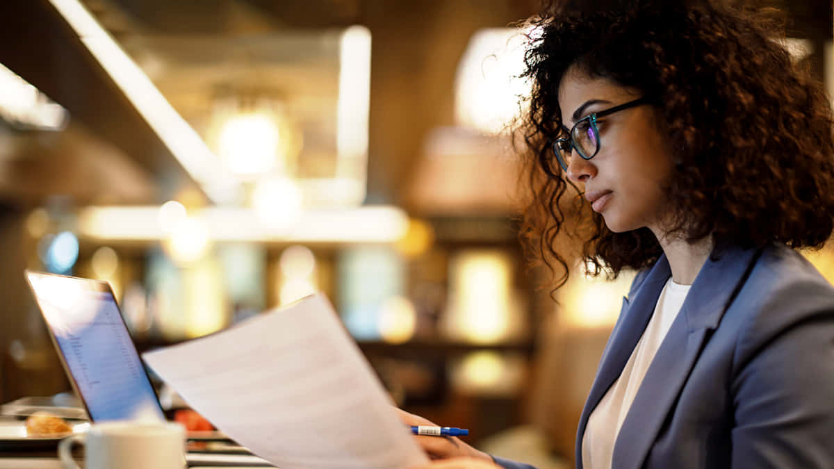 Studious Office Girl Wallpaper