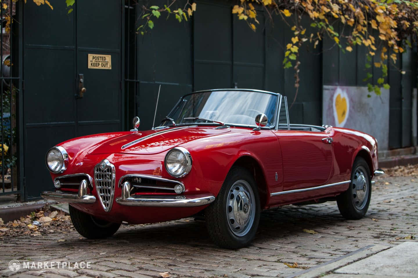 Stunning Alfa Romeo Spider In Full Glory Wallpaper