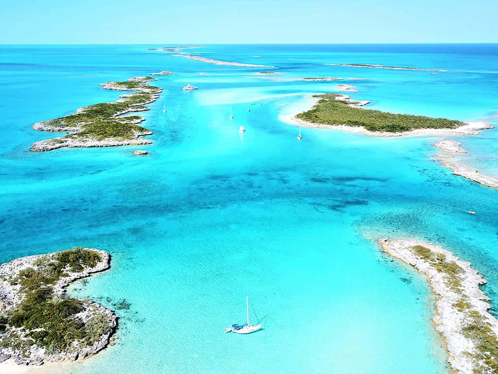 Stunning Beach View On Bahamas Island Wallpaper