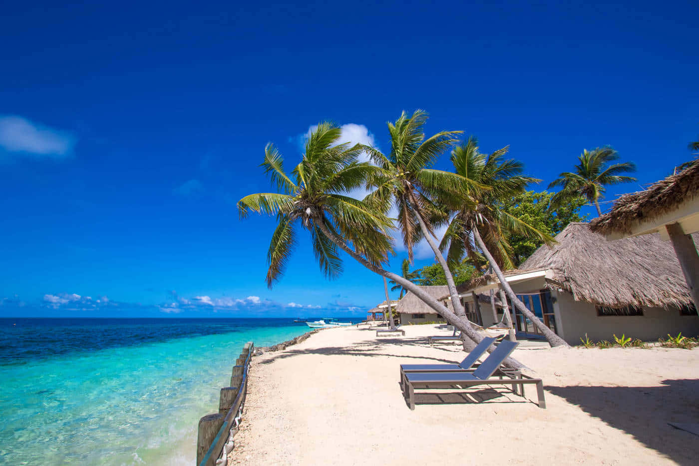 Stunning Fiji Beach With Crystal Clear Waters Wallpaper