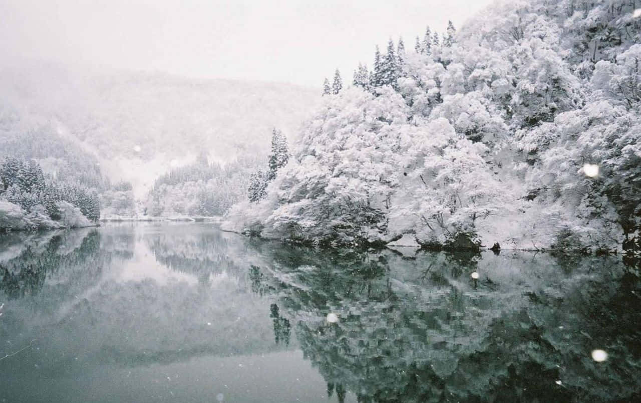 Stunning Frozen Lake Landscape Wallpaper