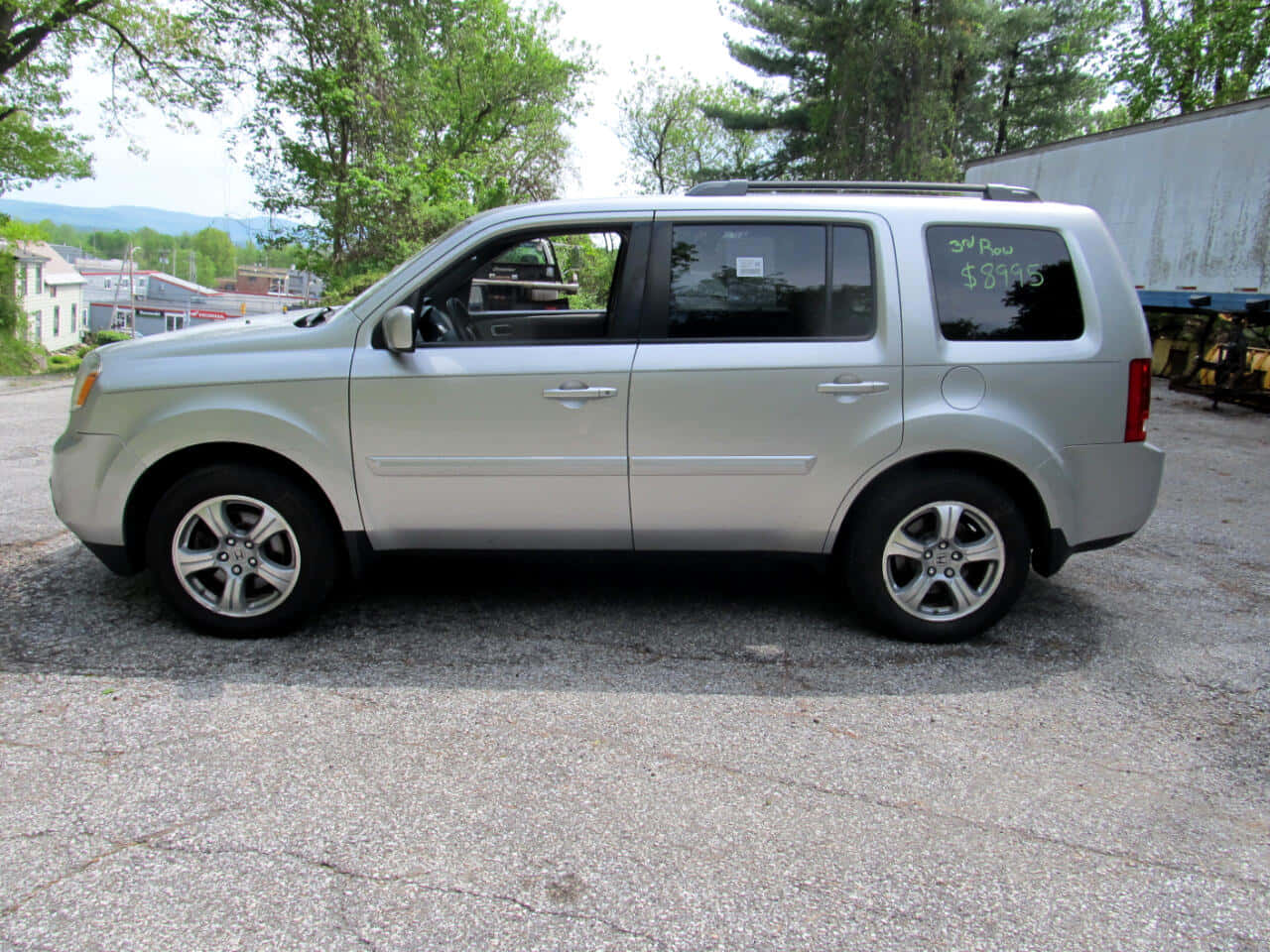 Stunning Honda Pilot In Pristine Nature Wallpaper