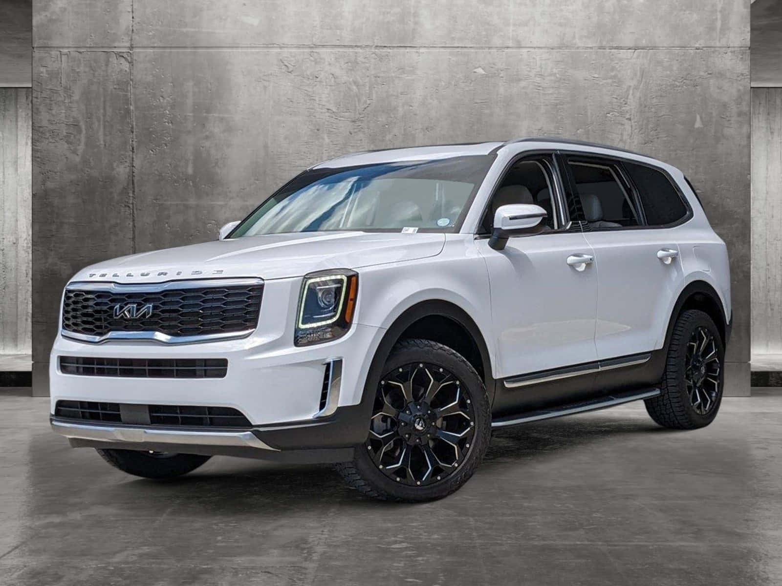 Stunning Kia Telluride In Nature Wallpaper