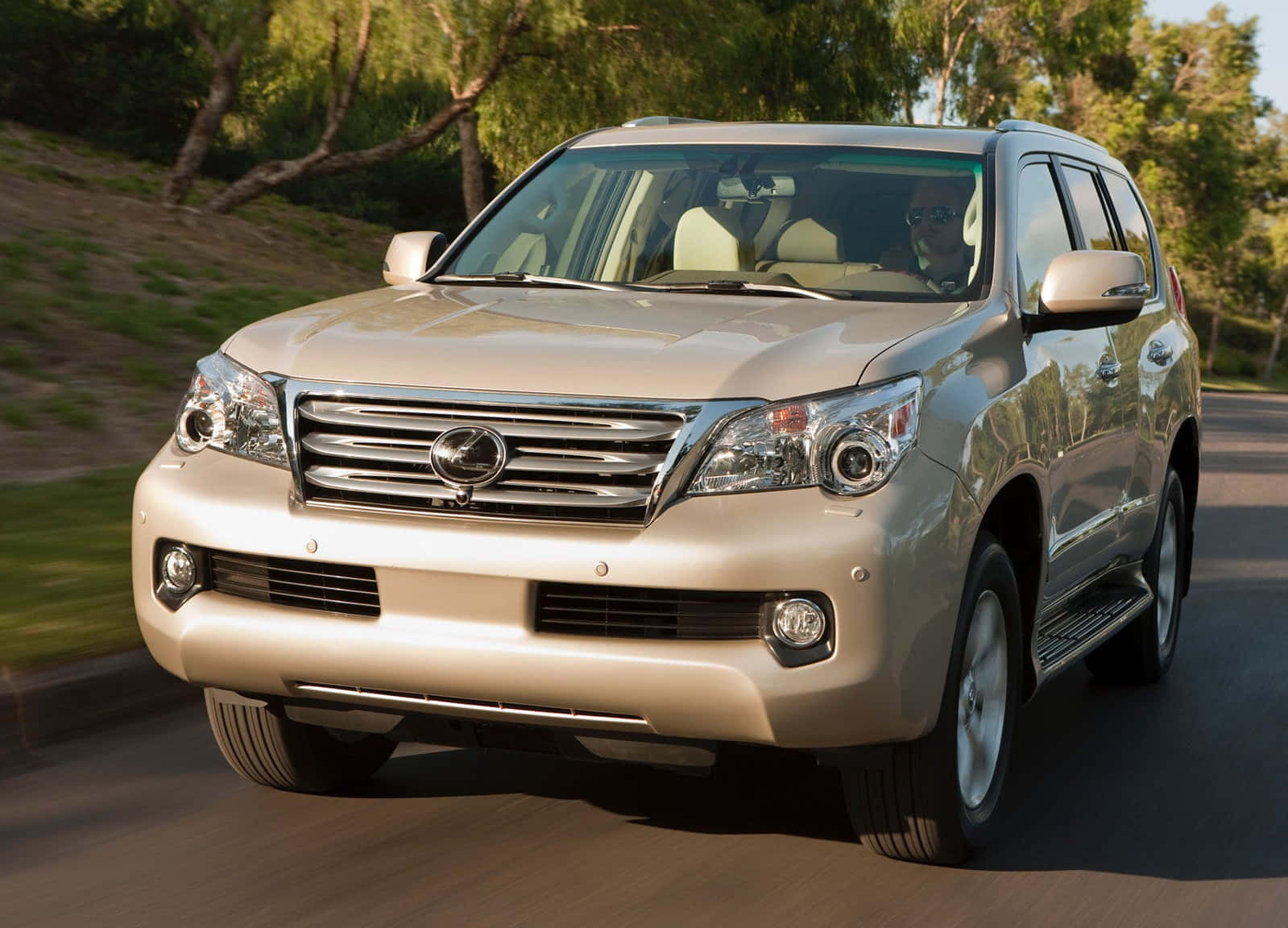 Stunning Lexus Gx 460 At Dusk Wallpaper