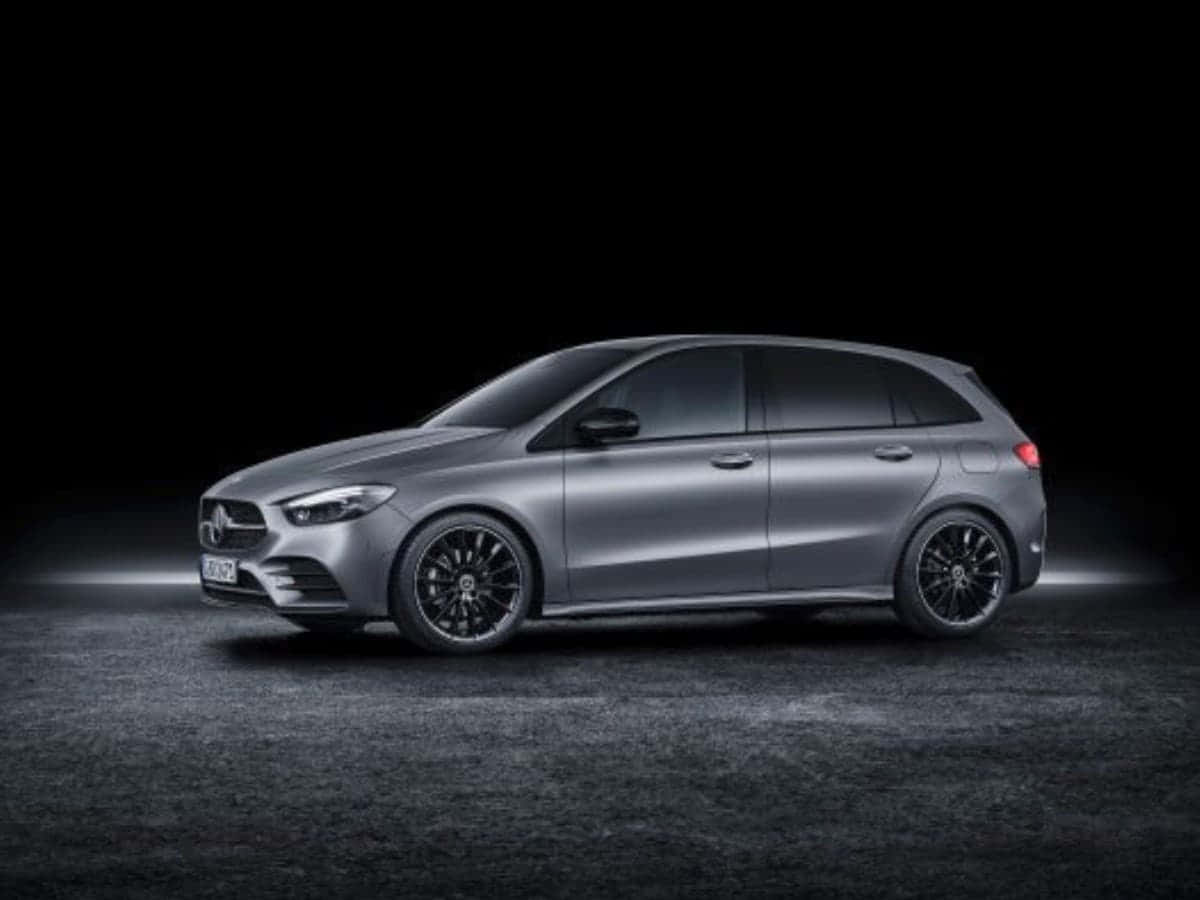 Stunning Mercedes Benz B-class In Motion Wallpaper