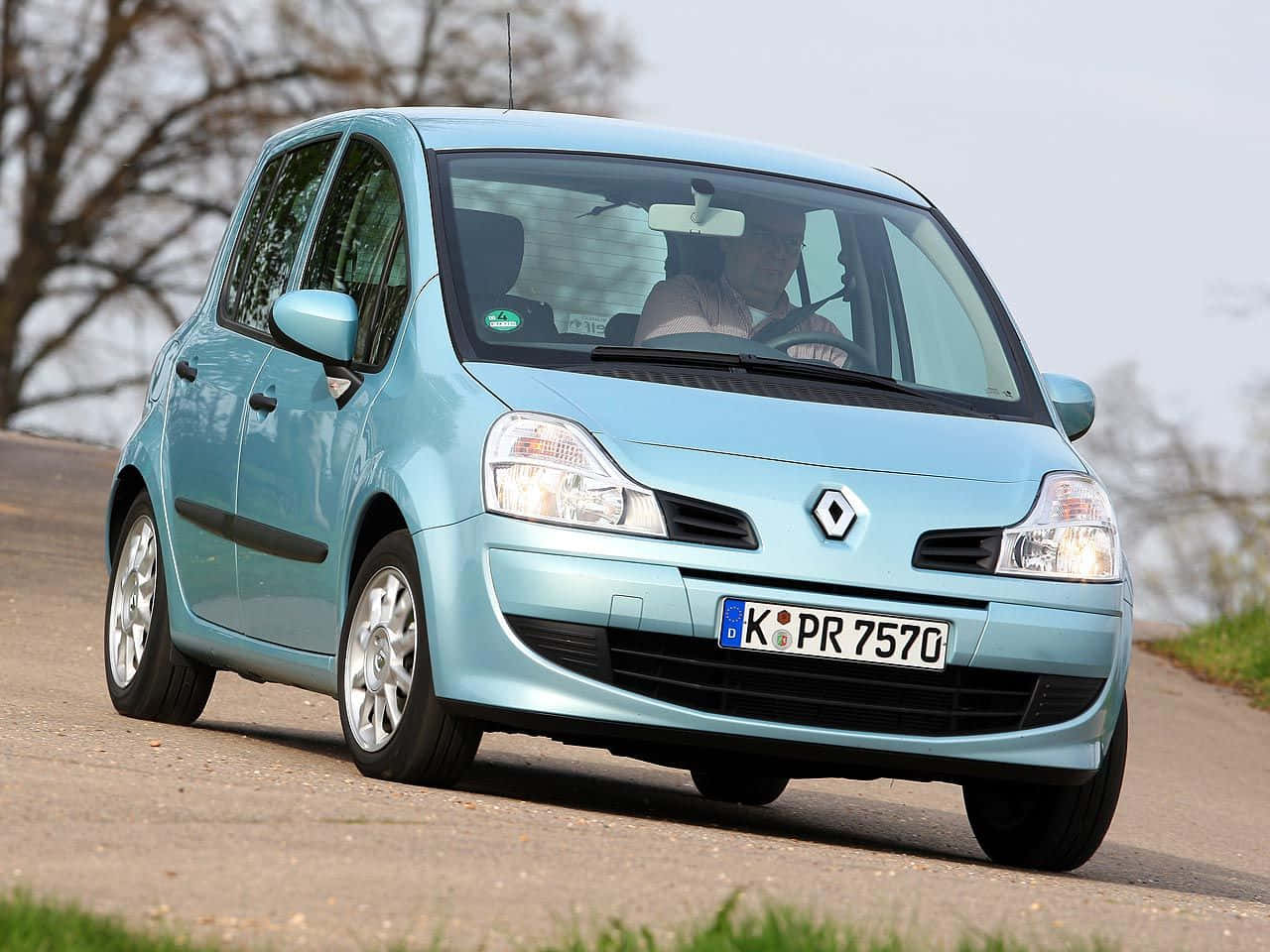 Stunning Renault Modus On The Road Wallpaper