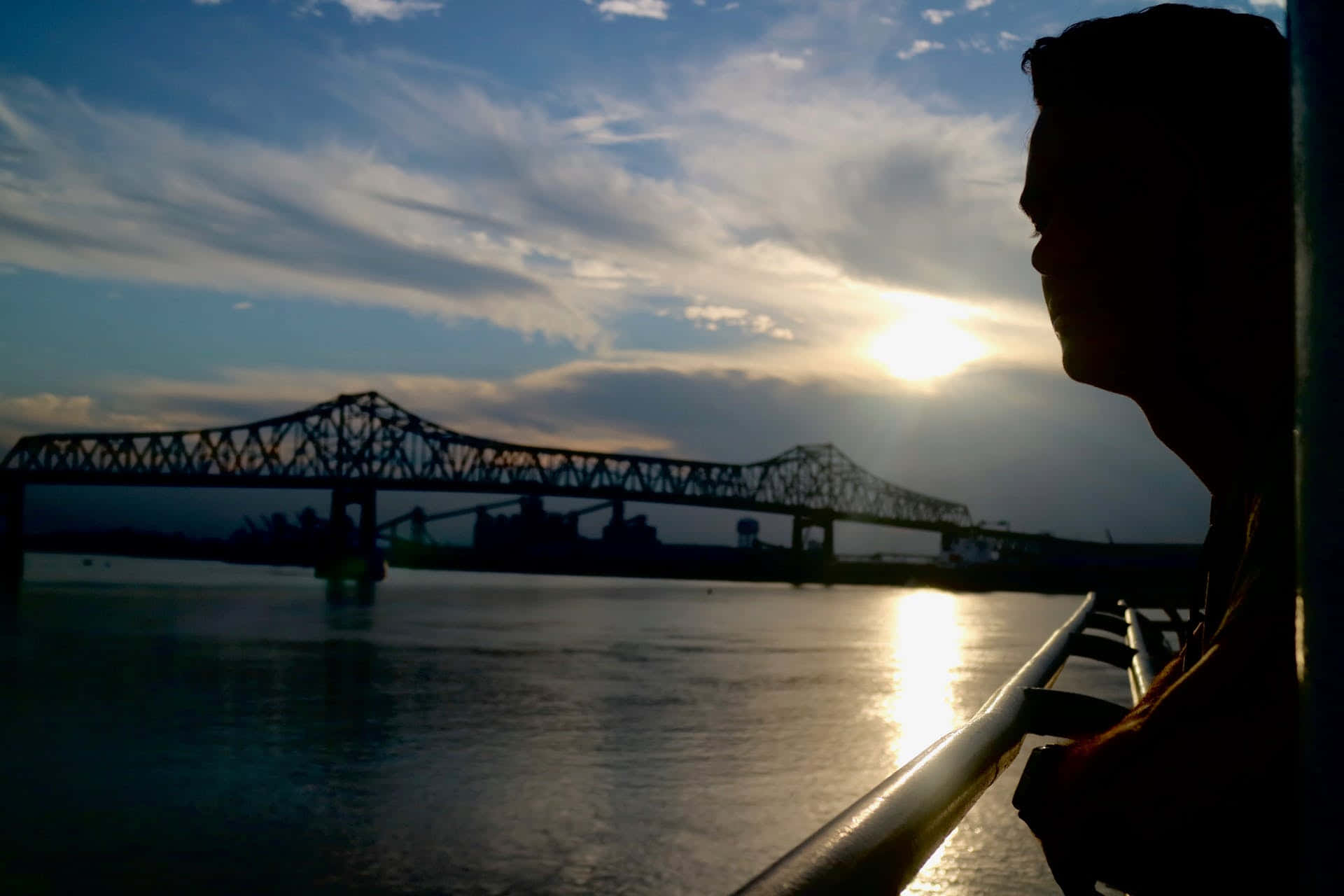 Stunning Sunset Over Baton Rouge Skyline Wallpaper