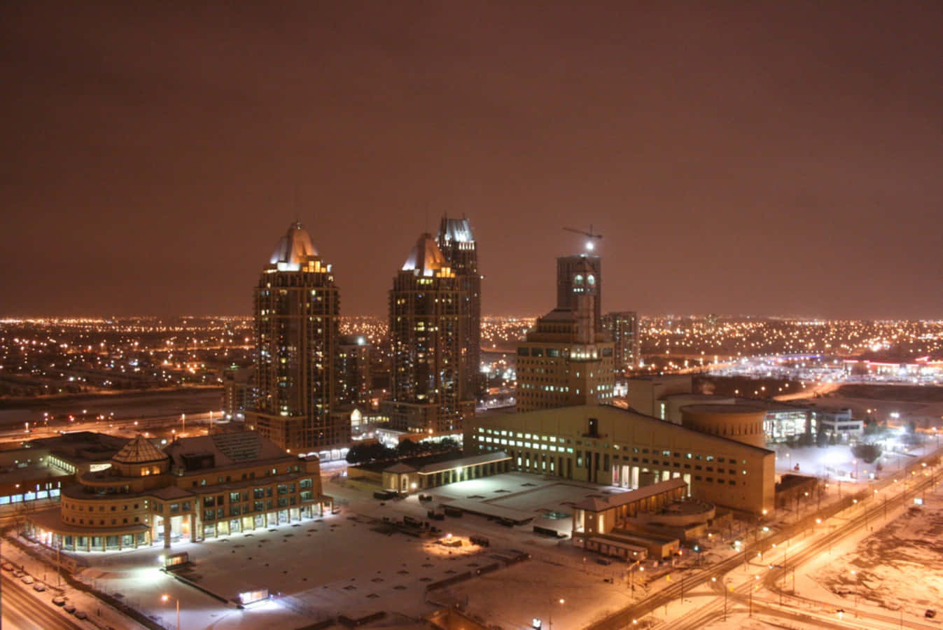 Stunning Sunset Over Mississauga Skyline Wallpaper