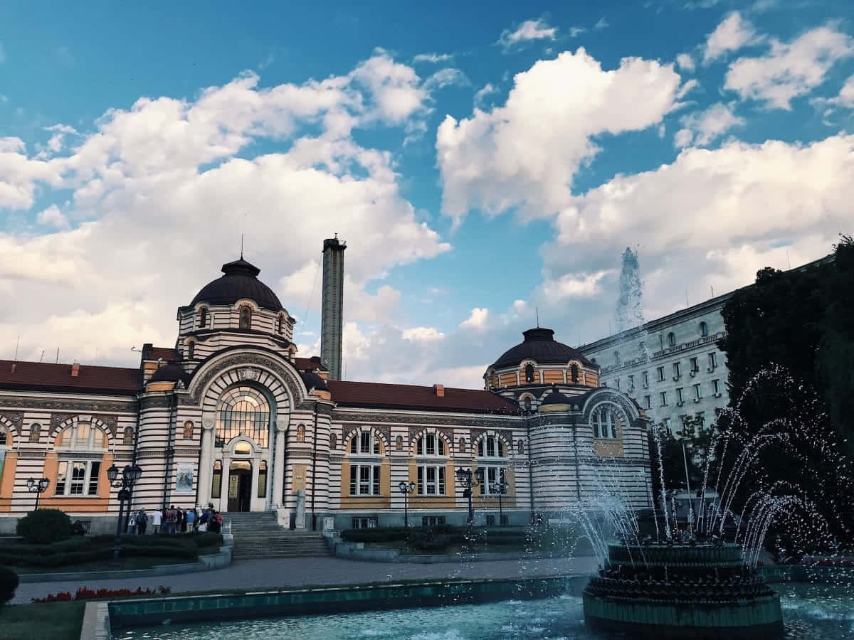 Stunning View Of A Classic Baroque Building Wallpaper