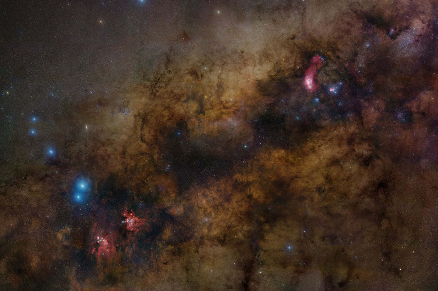 Stunning View Of The Galactic Center Wallpaper