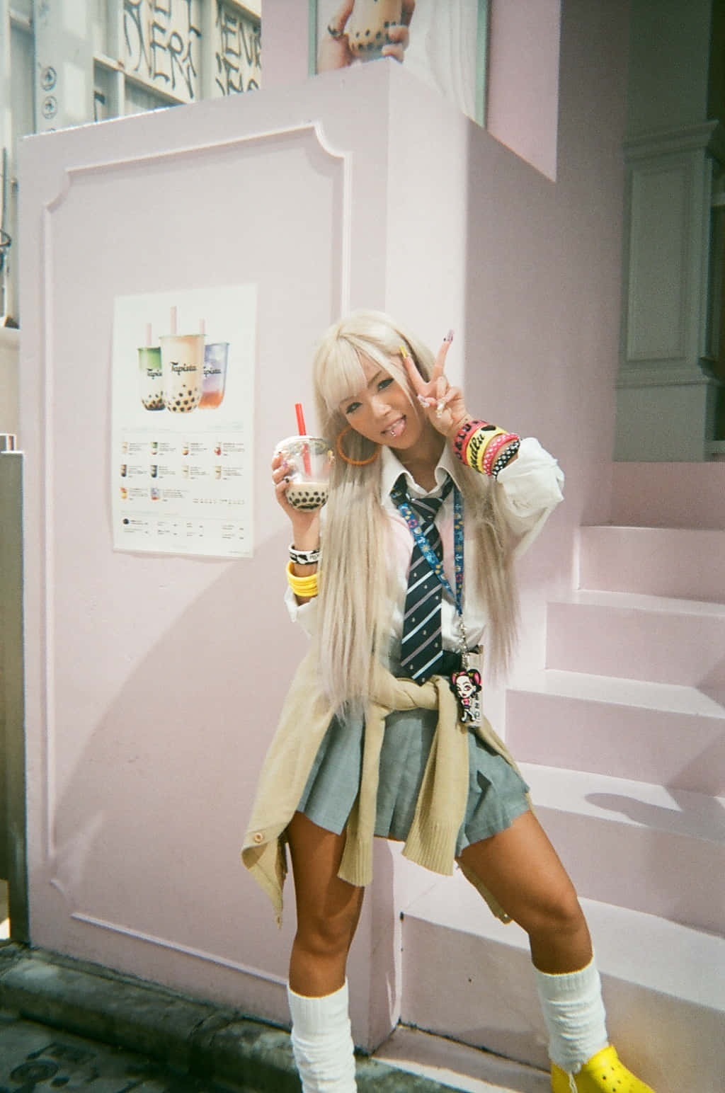 Stylish Gyaru Girl In Chic Outfit Wallpaper