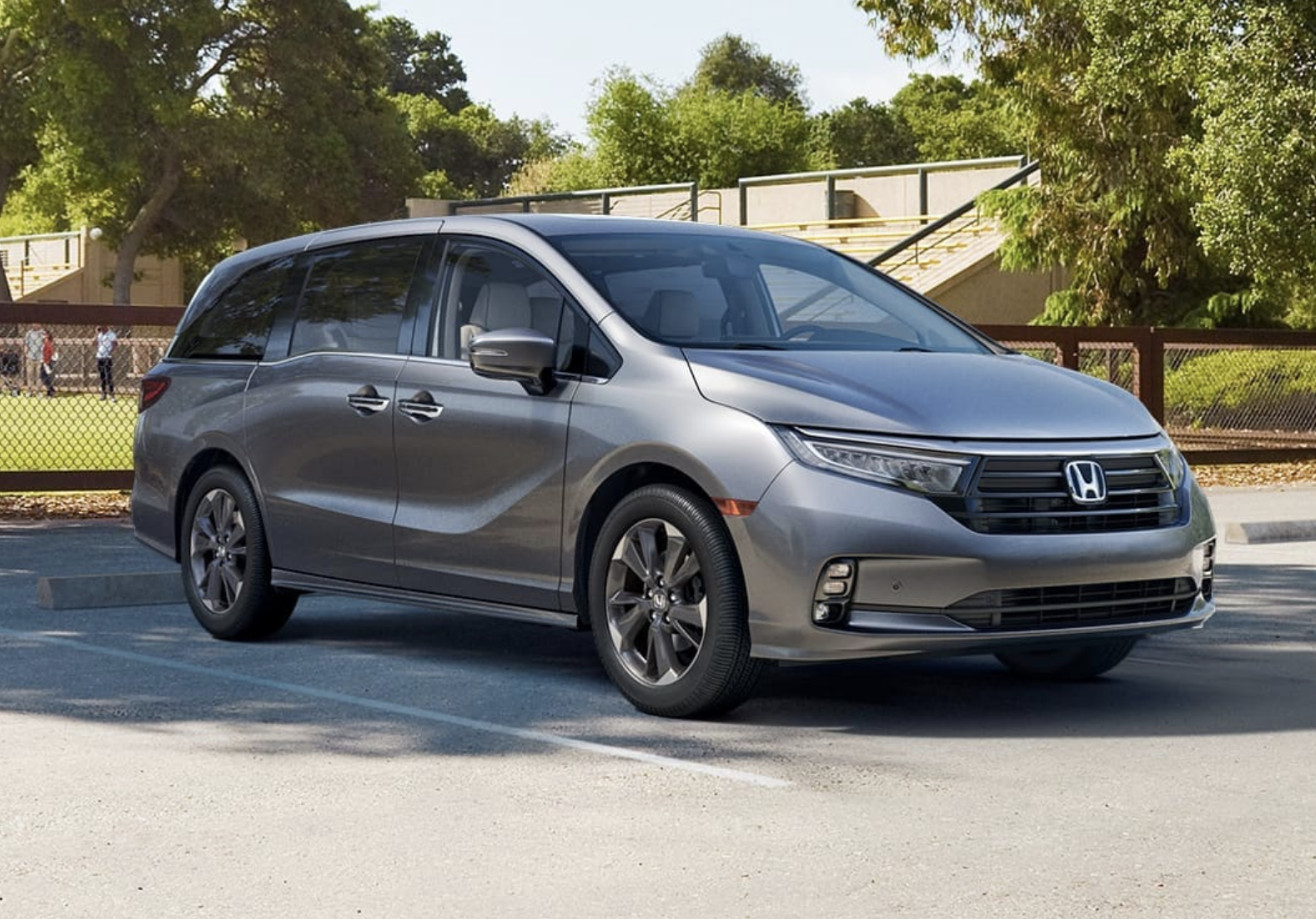 Stylish Honda Odyssey On The Road Wallpaper