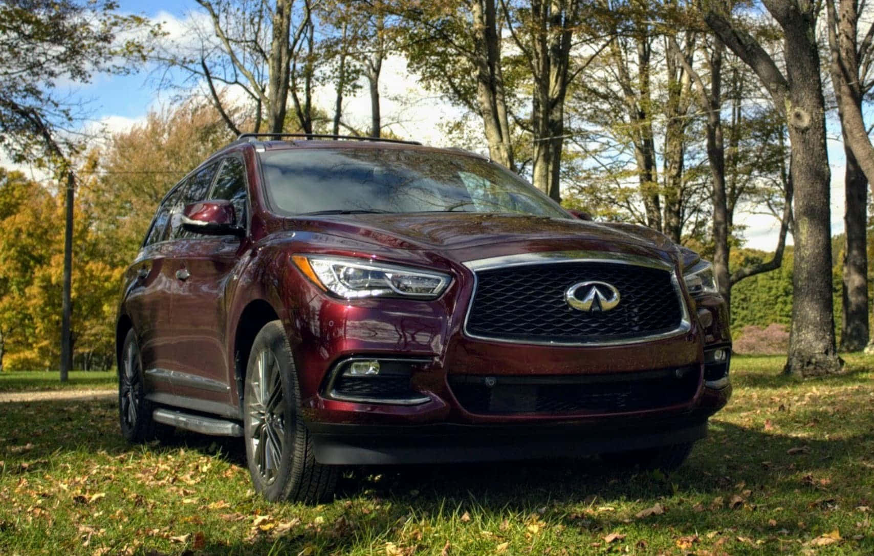 Stylish Infiniti Qx60 On The Road Wallpaper