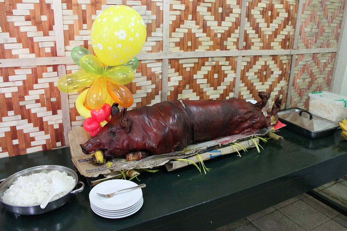 Succulent Lechon - A Feast For The Senses Wallpaper