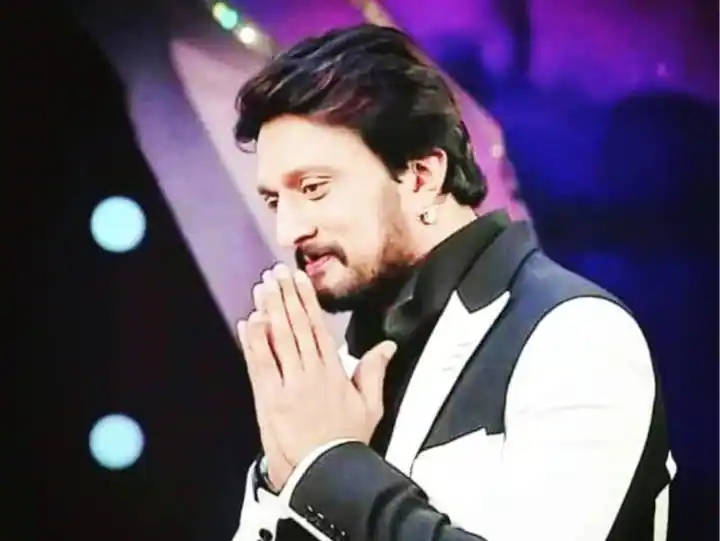 Sudeep On Stage Wallpaper