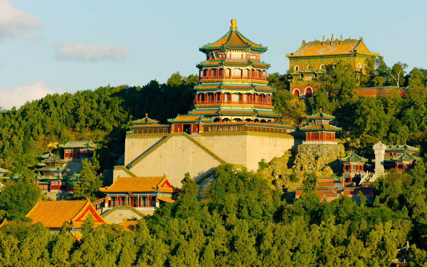 Summer Palace Complex In The Mountains Wallpaper