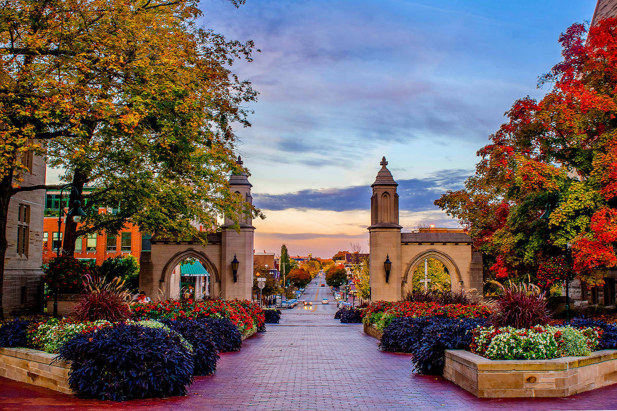 Sunset At The Indiana University Bloomington Gates Wallpaper