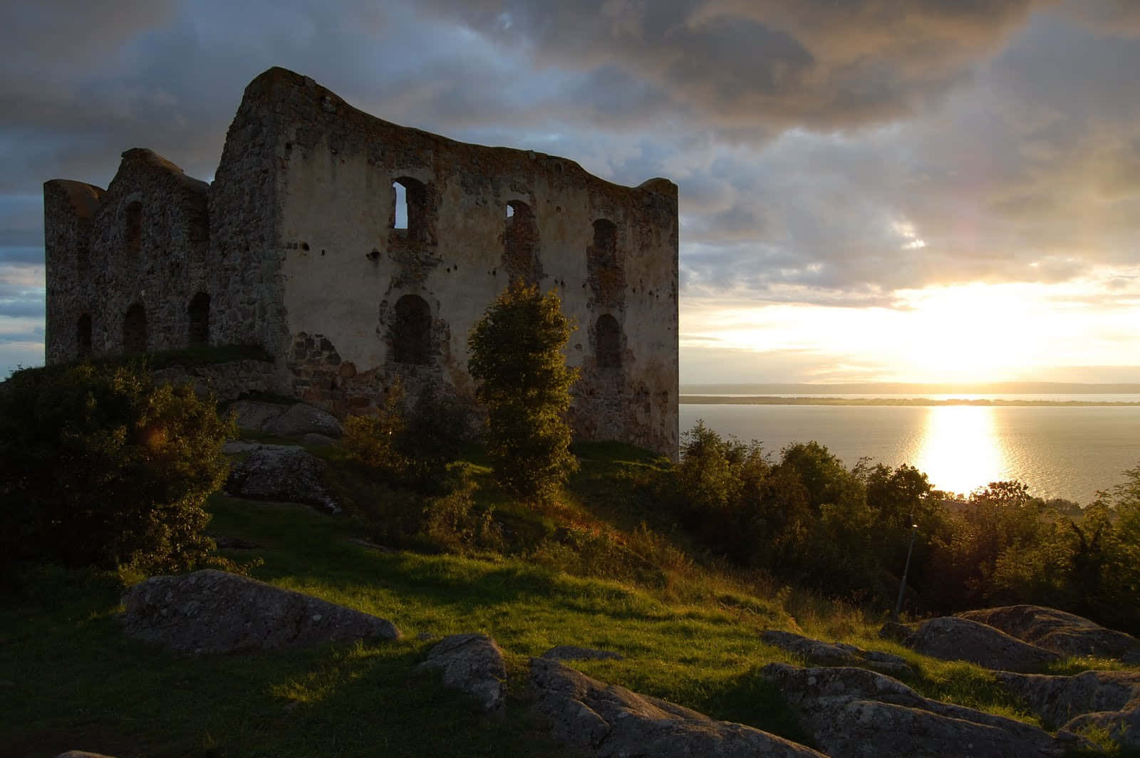 Sunset Over Ruins Jonkoping Sweden Wallpaper