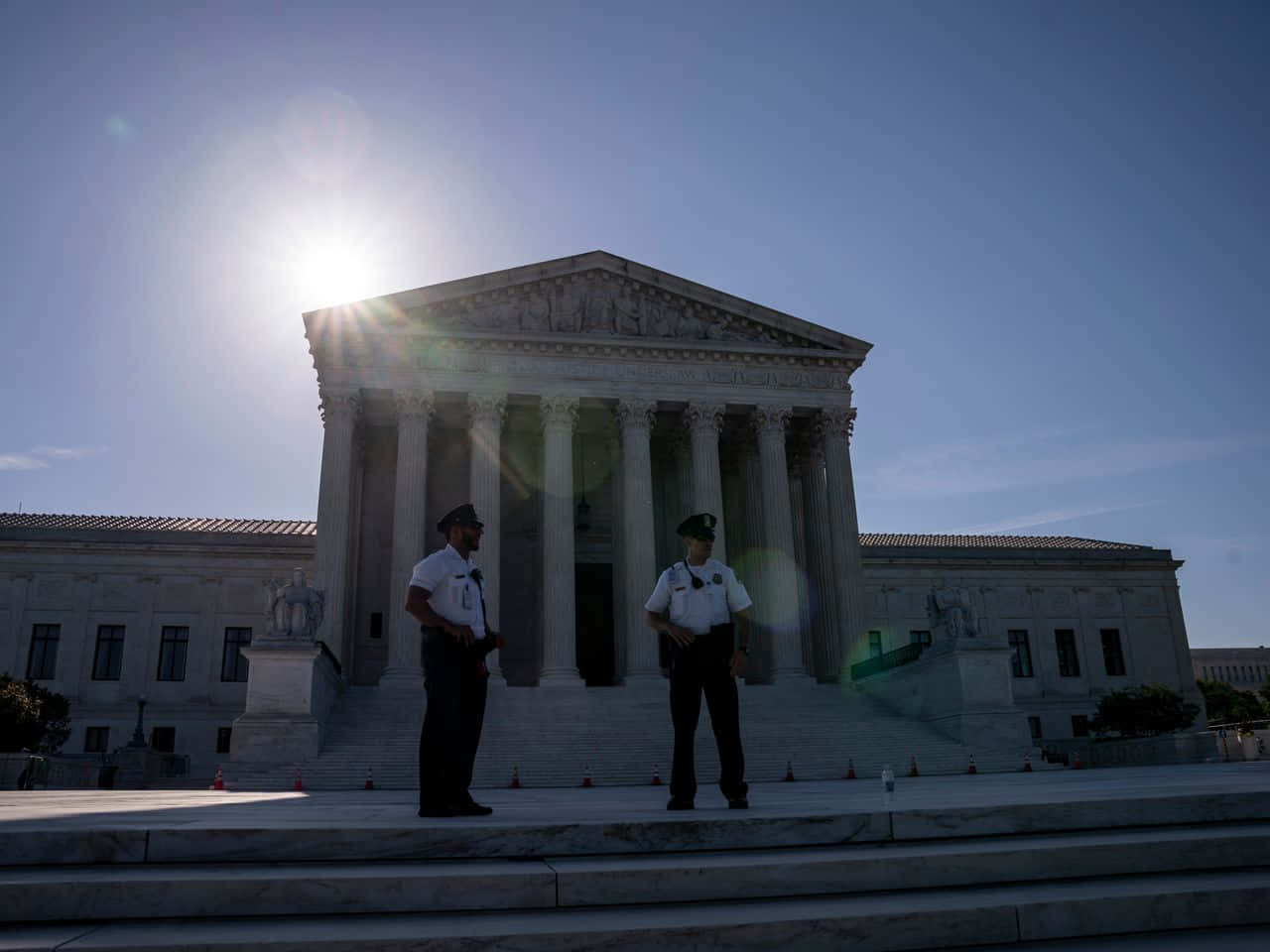 Supreme Court Building Guards Wallpaper