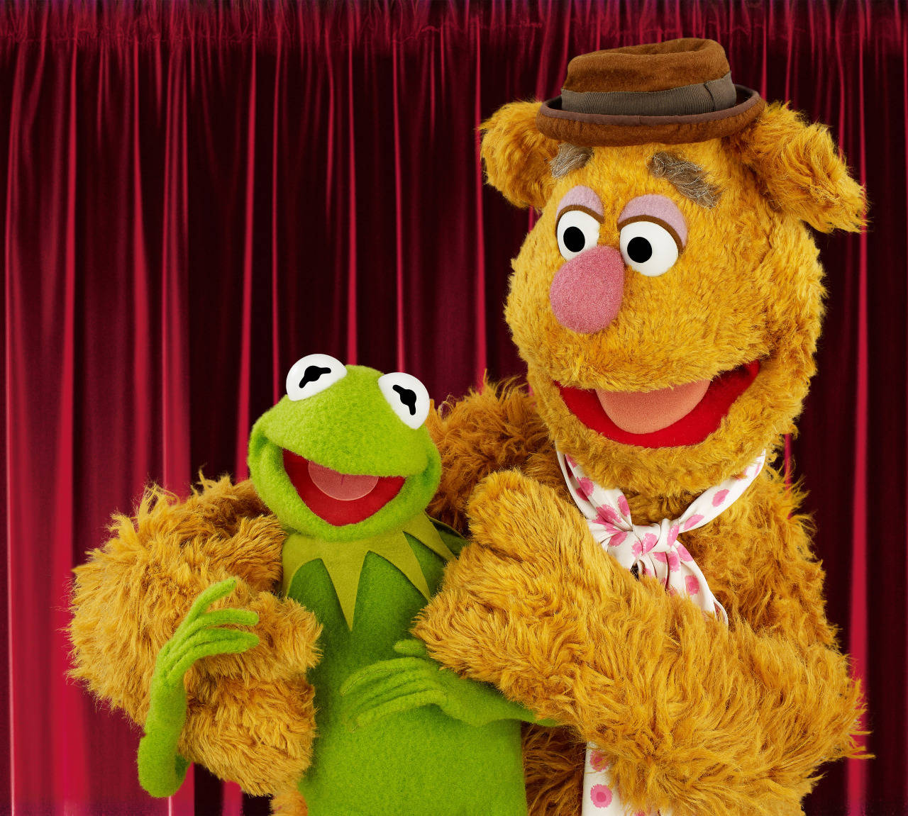 Sweet Fozzie Bear And Kermit Wallpaper