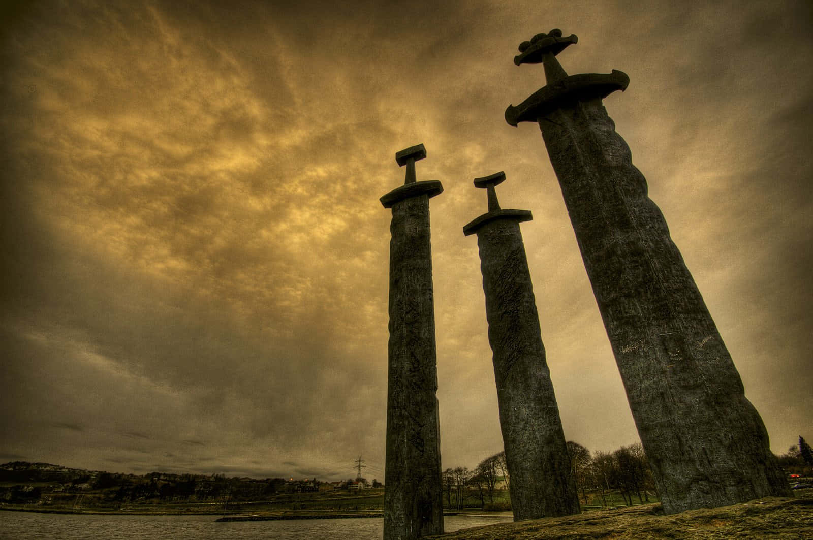 Swordsin Rock Monument Stavanger Wallpaper