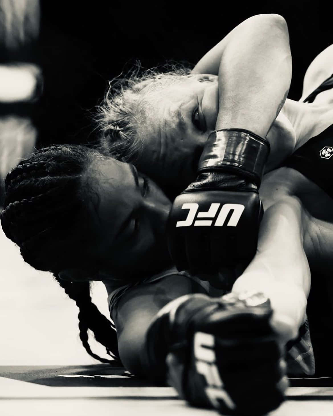 Taila Santos In Dominant Position On Shevchenko Wallpaper