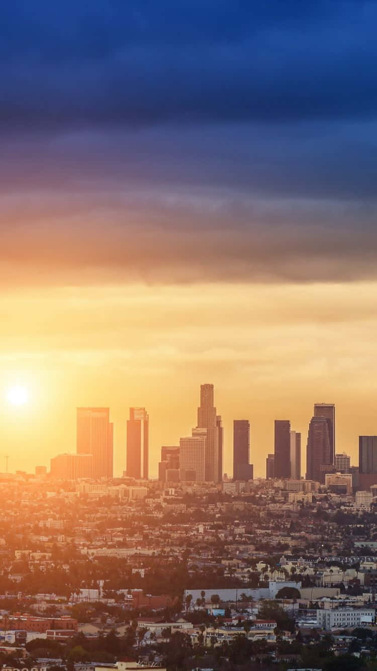 Take A Stroll Down The Sunny Streets Of Los Angeles With Your Iphone Wallpaper