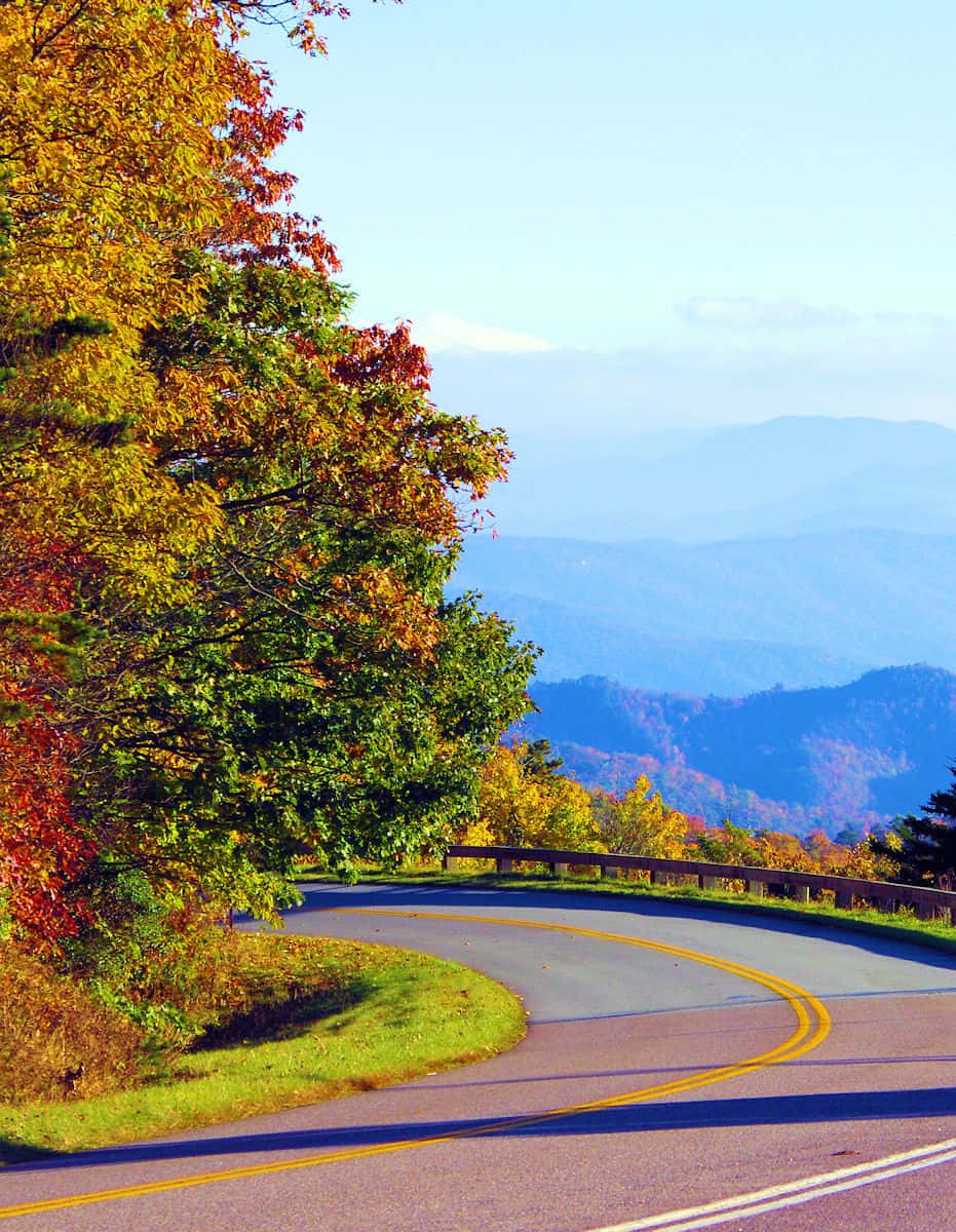 Take An Unforgettable Journey With The Blue Ridge Parkway Wallpaper