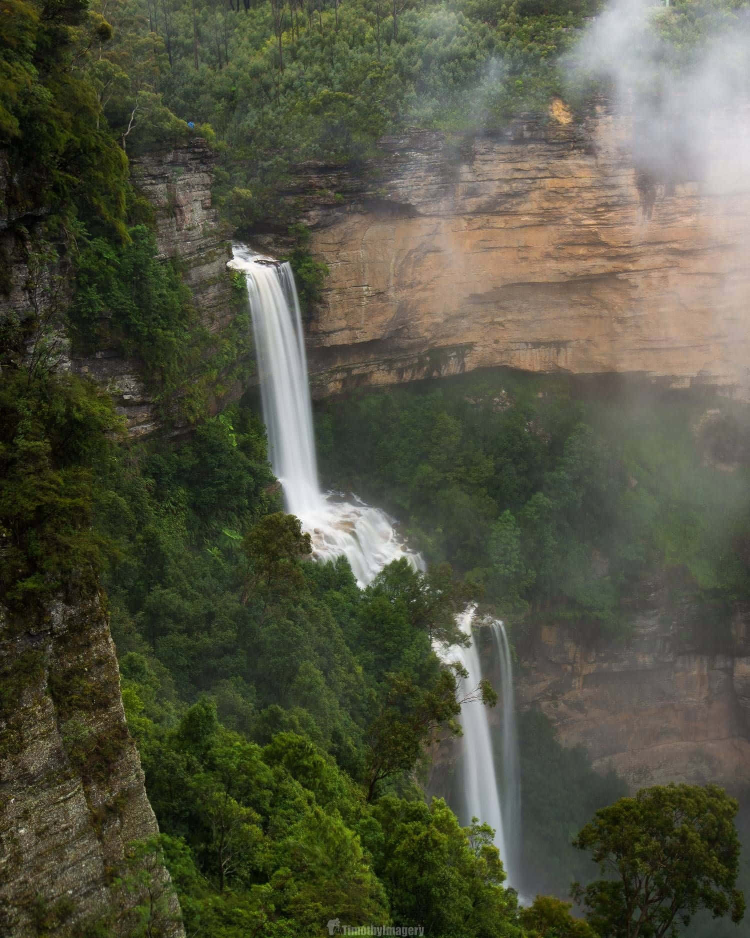 Take In The Breathtaking Views Of Blue Mountains National Park Wallpaper