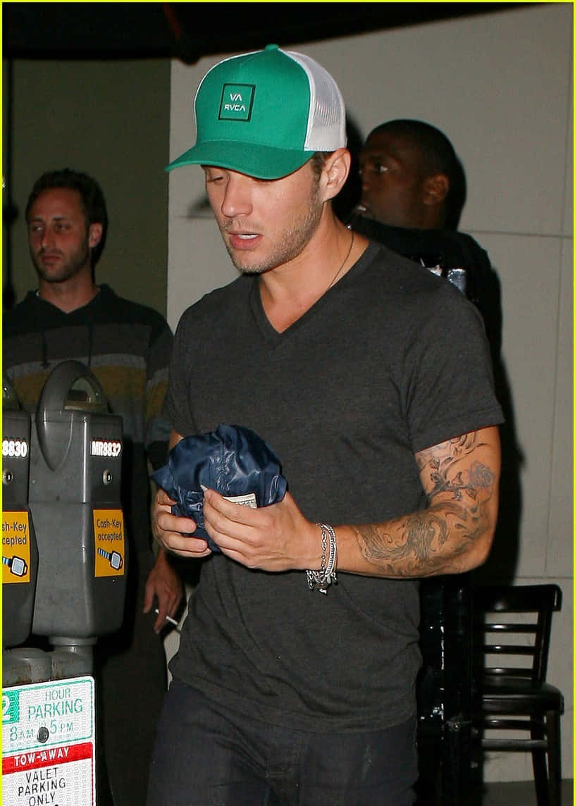 Talented Hollywood Actor, Ryan Phillippe, Spotted In Public Wallpaper