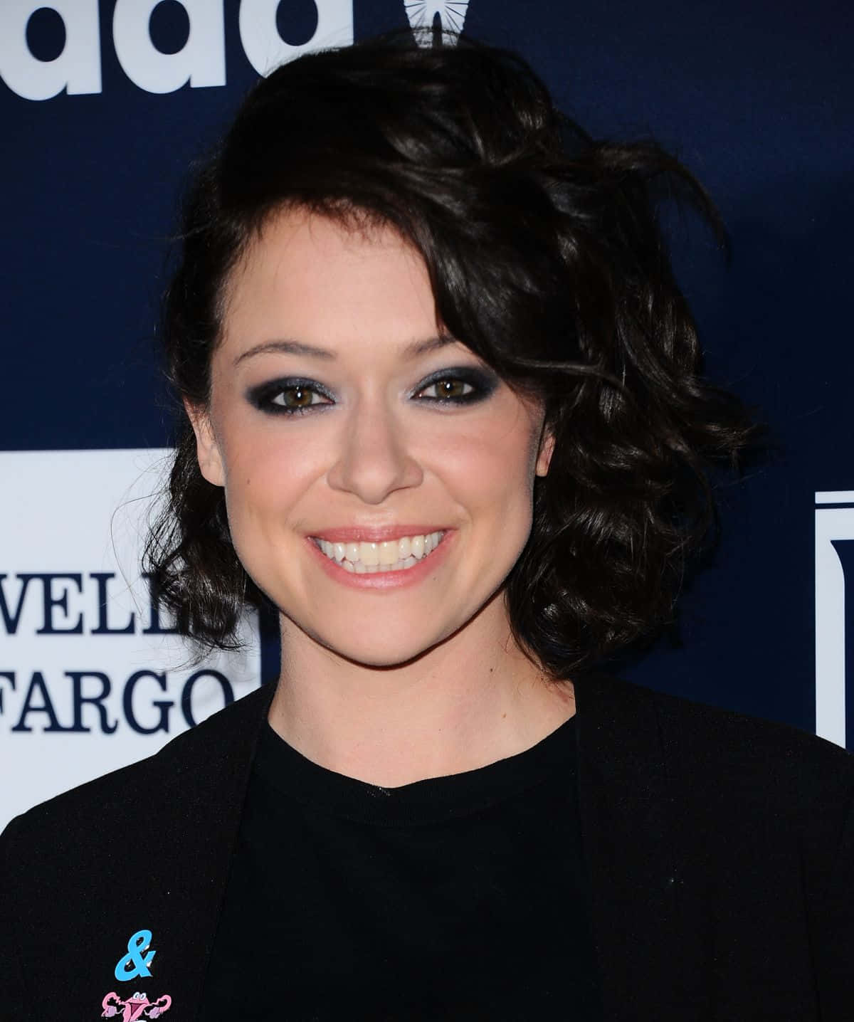 Tatiana Maslany Smiling Event Photo Wallpaper