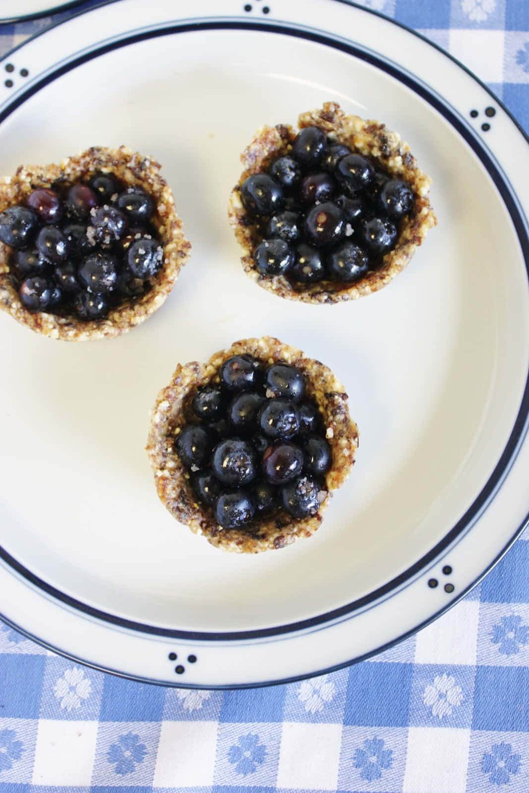 Tempt Your Taste Buds With This Scrumptious Blueberry Tart. Wallpaper