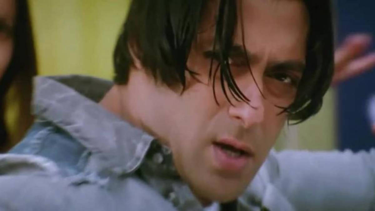 Tere Naam Action Shot Wallpaper