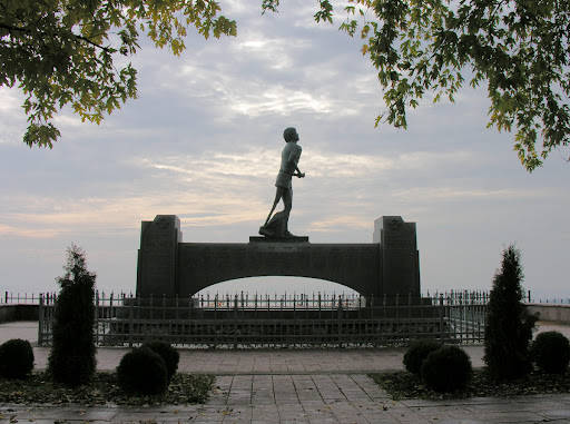 Terry Fox Monument Wallpaper