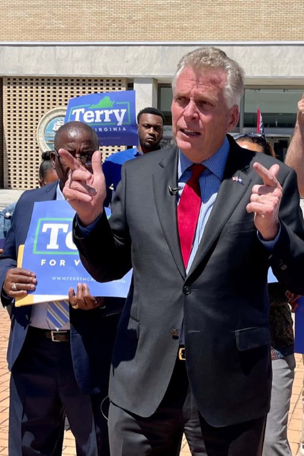 Terry Mcauliffe Powerfully Pointing Outward Wallpaper