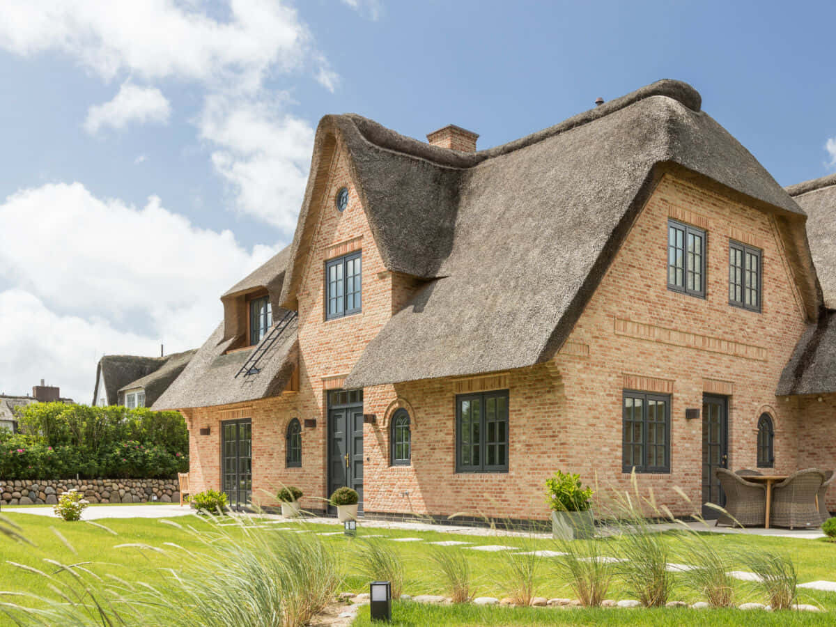 Thatched Roof Residence Kampen Wallpaper