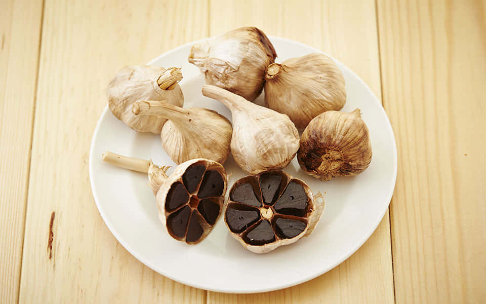 The Complex Flavor Of Black Garlic Wallpaper