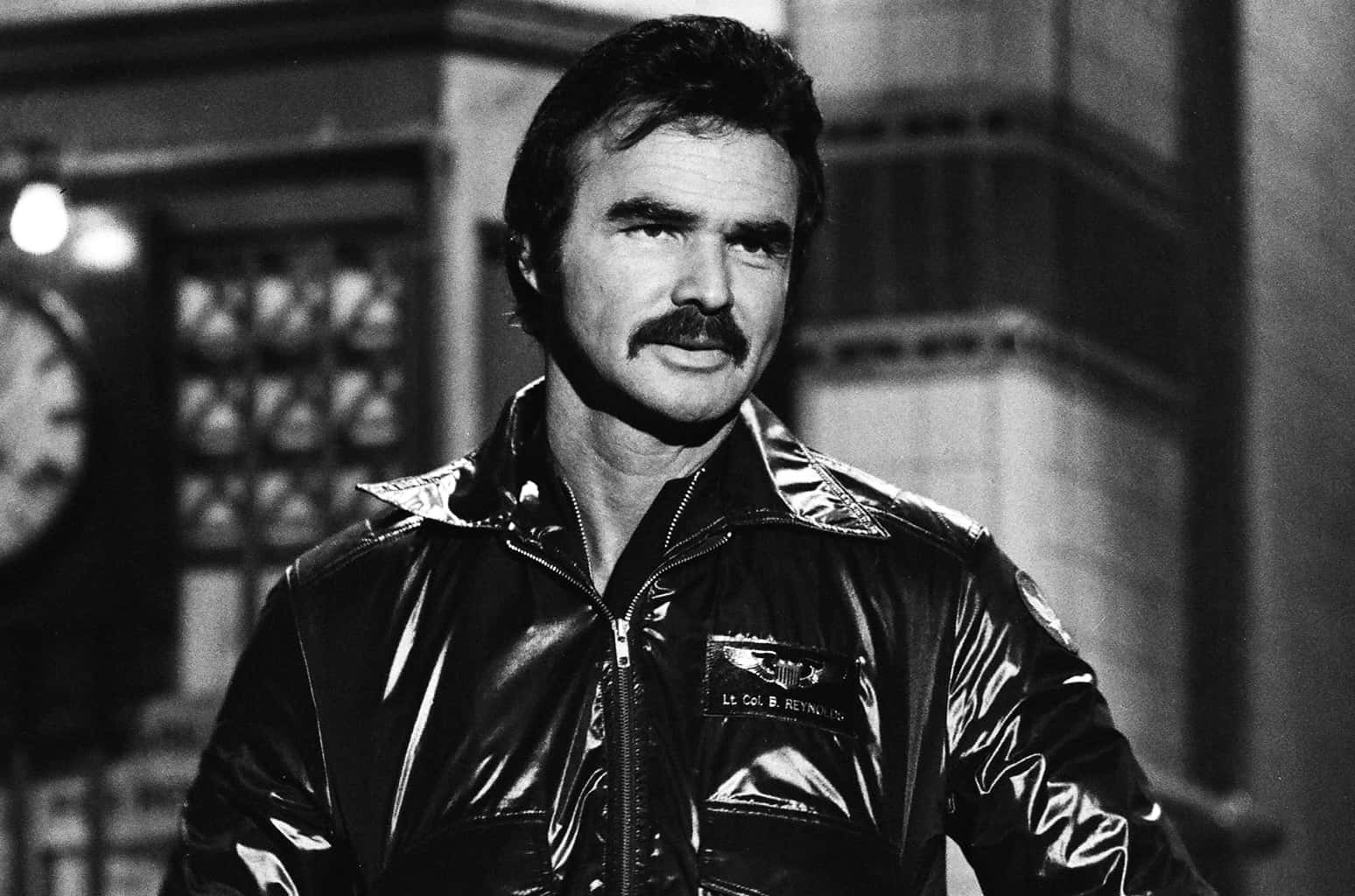 The Legendary Burt Reynolds In His Prime Wallpaper